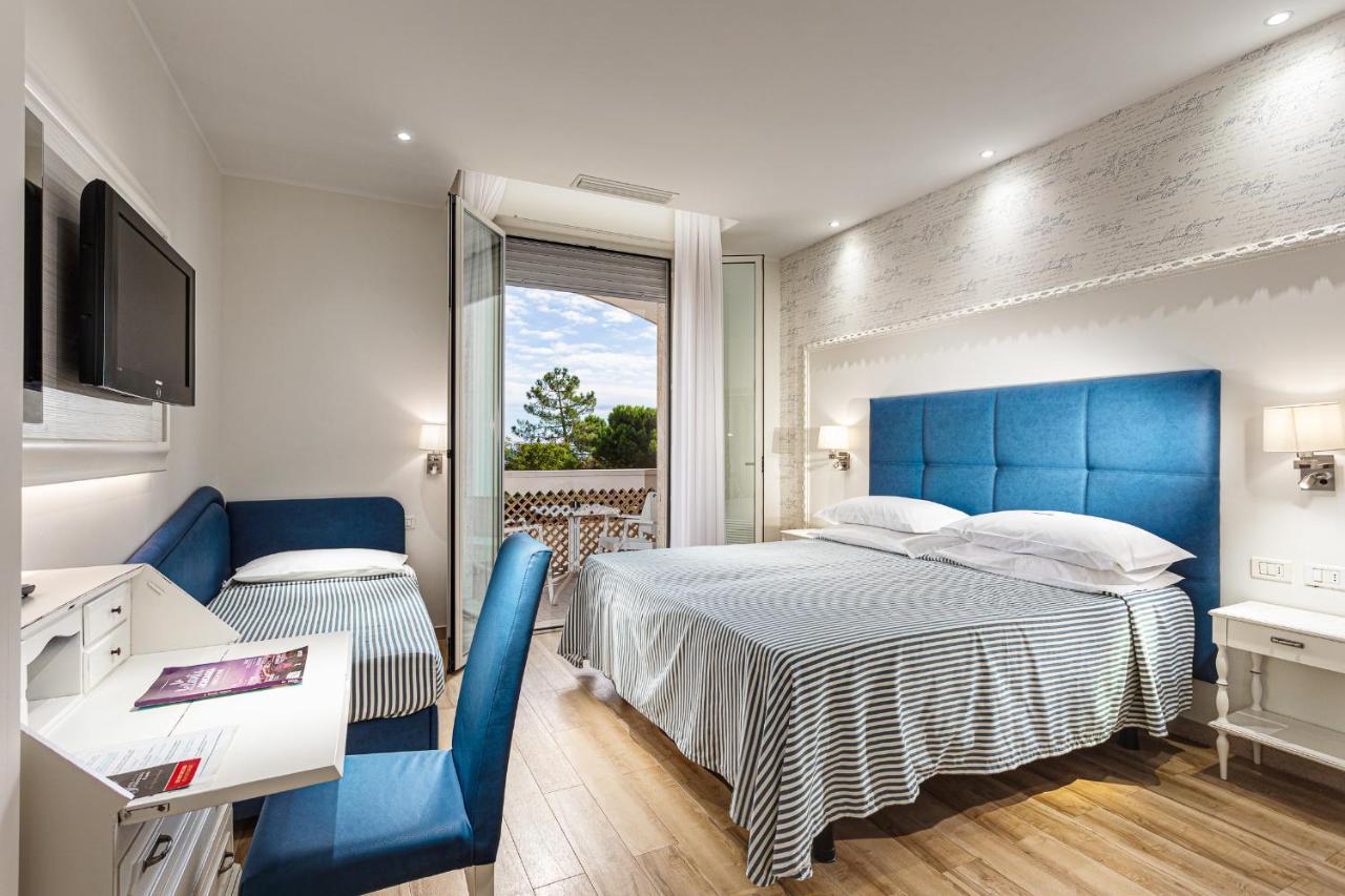 Hotel Internazionale Чезенатико Екстериор снимка