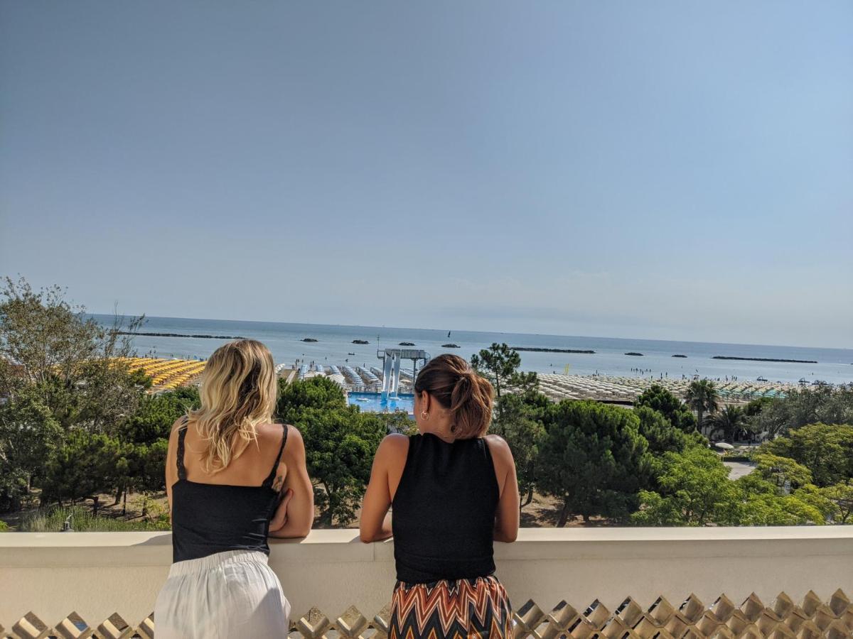 Hotel Internazionale Чезенатико Екстериор снимка