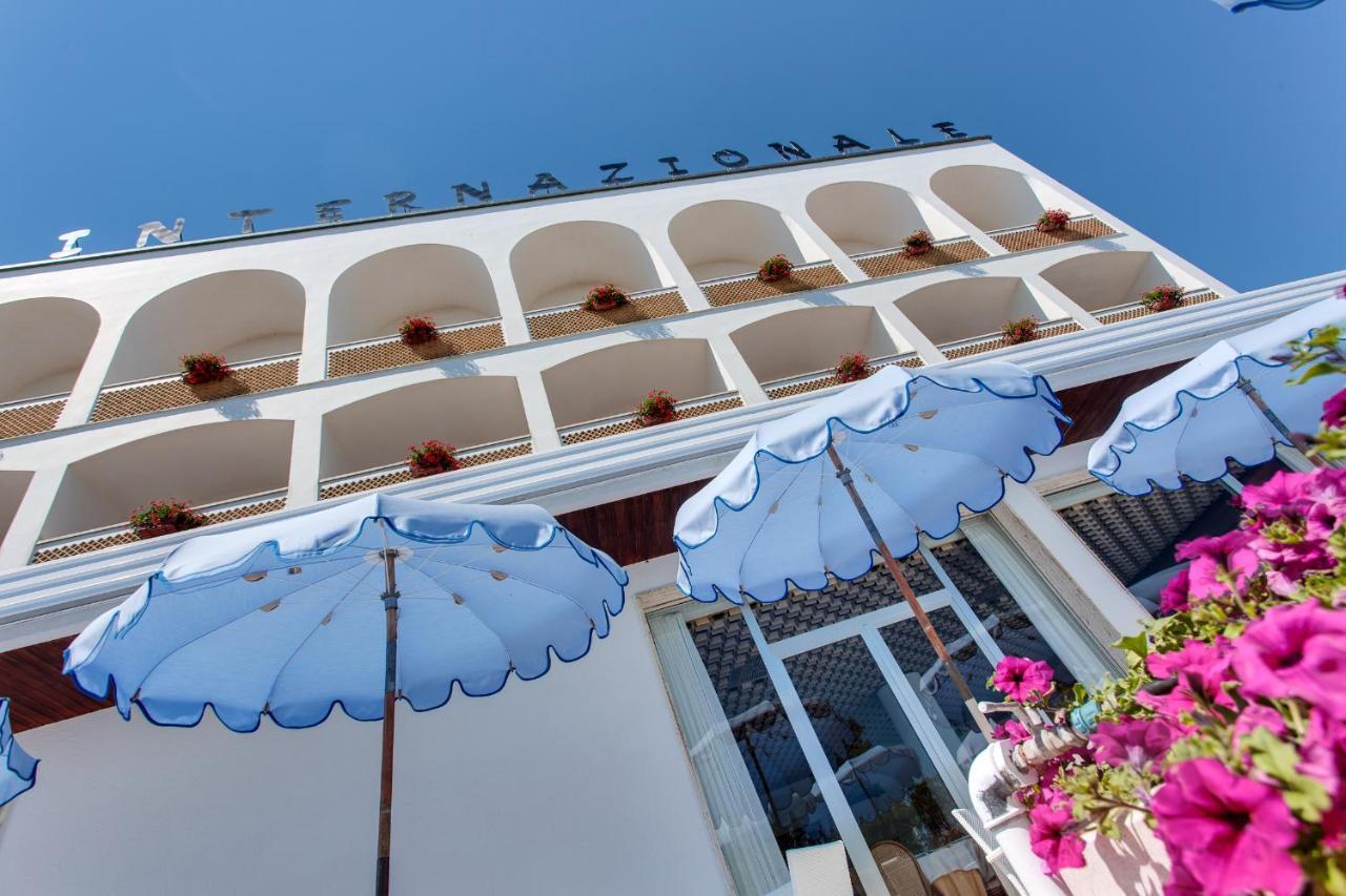 Hotel Internazionale Чезенатико Екстериор снимка