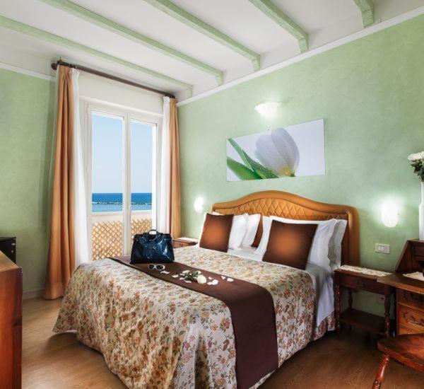Hotel Internazionale Чезенатико Екстериор снимка