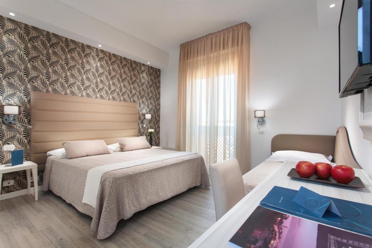Hotel Internazionale Чезенатико Екстериор снимка